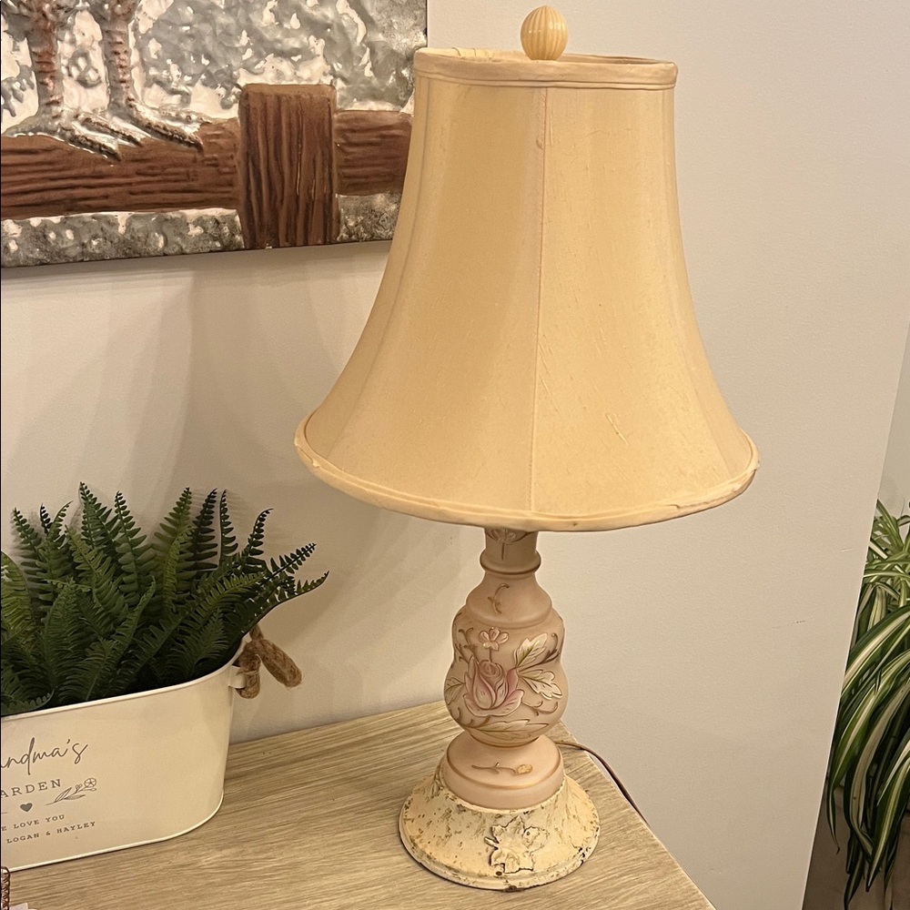 Vintage Elegant Cream Table Lamp 23” tall. Silky shade.
